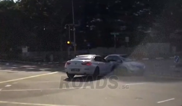 В Сингапуре автомобиль столкнулся с призраком
